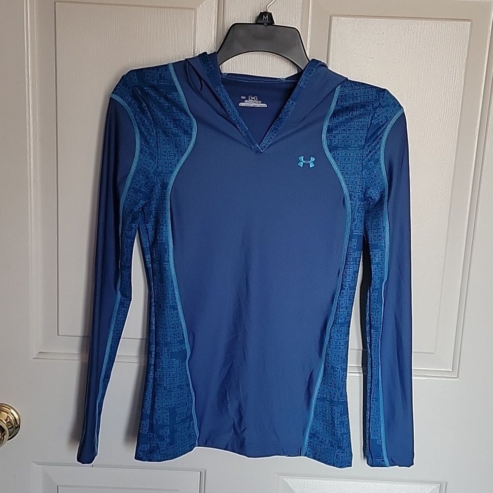 Women's Under Armour Coldgear, small, long sleeved with hood, blue.